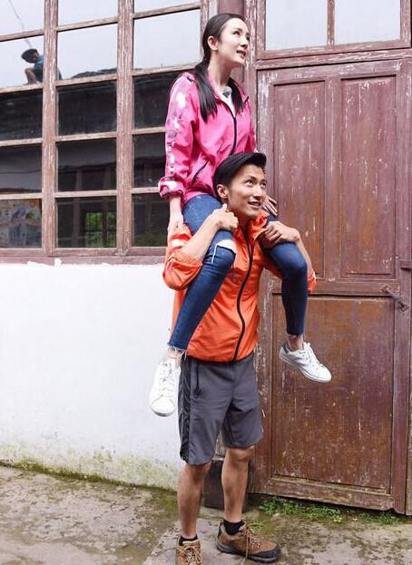 黄轩摸杨幂大腿,杨幂竟然不拒绝