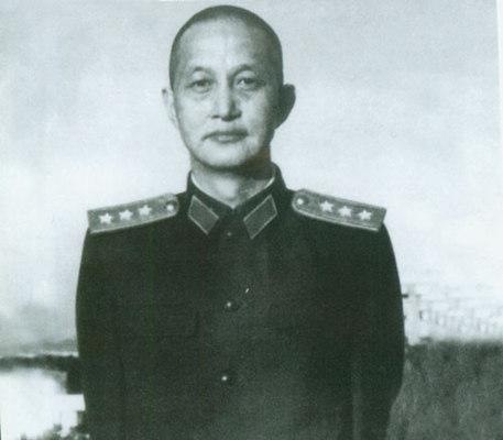 洪学智将军戎马一生, 为战斗做好后勤保障, 两次被授予上将军衔