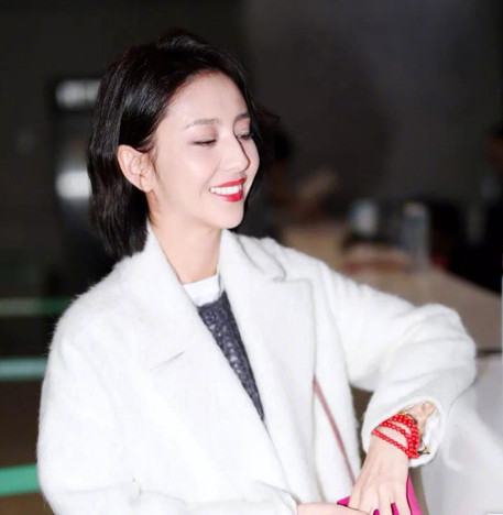 佟丽娅未修图照流出,双眼皮贴明显,依旧女神范十足