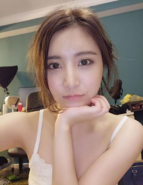 斗鱼tv五姐给人印象在动漫中的人物对应 萌系外表御姐女王声