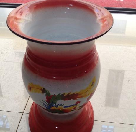 农村婆婆对城里媳妇设一关新婚媳妇倒次尿盆丈夫就提离婚