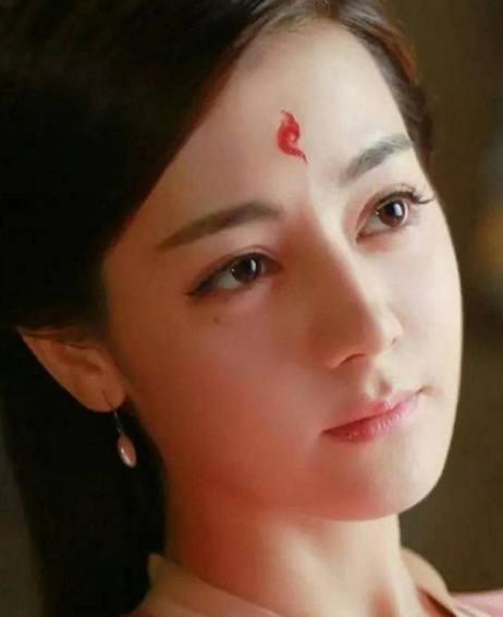 娱乐圈里脸上有痣的明星最后一位眉心有痣美得让你服气