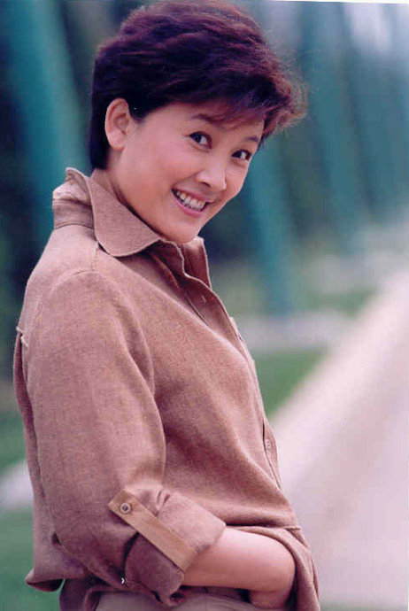 宋春丽出生于1951年,1980年于北京电影学院毕业之后,就拍摄了《天山行