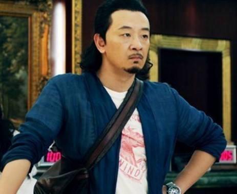 孙海英是话剧出身,后来又进攻了演艺圈,出演了《大决战》,《双旗镇