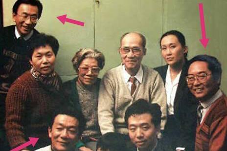 侯耀中全家照,与弟弟侯耀华不相往来,儿子备受郭德纲看重|侯耀华|侯耀文|侯耀中|侯震|郭德纲_新浪新闻