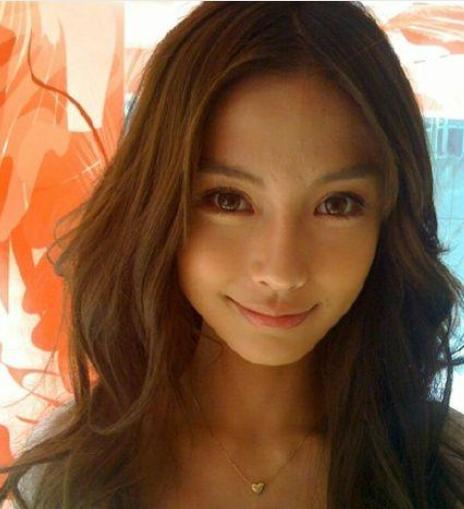 又换发色了?angelababy庆生照头发是什么颜色