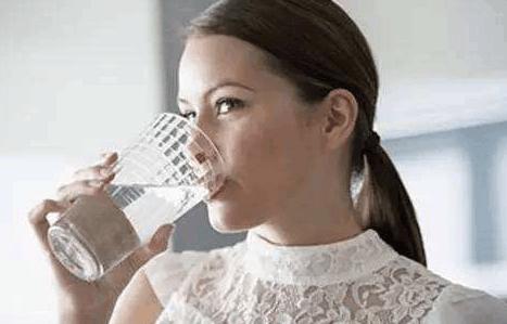 激素脸 裸脸起皮 干的难受 痒 红 应该怎么. 来自