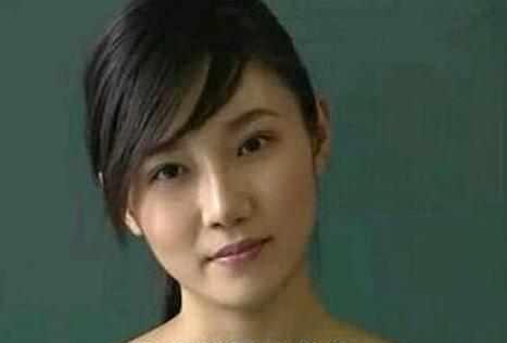 还记得《快乐星球》里的欧阳老师吗?她就是小包总真正的老婆!