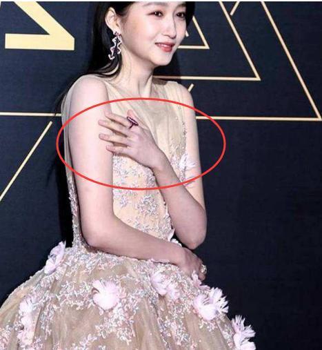 最配合的穿帮, 鹿晗关晓彤秀恩爱露啥了, 越来越有夫妻相