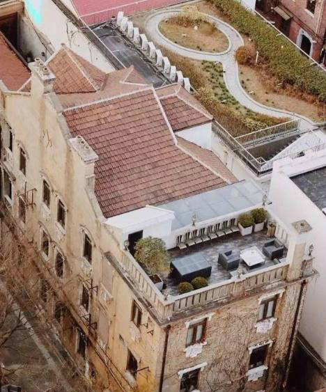 郭敬明上海豪宅曝光,被批天台太丑,还是一栋危楼_新浪看点