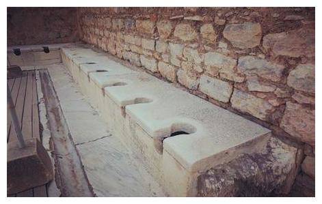 3000年的厕所长这样,没卫生纸的古人,居然能这么优雅享受!