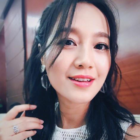 36岁朱丹晒怀孕照, 大家注意力却在第5张