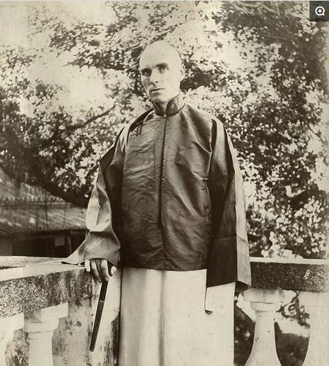 晚清罕见老照片李鸿章和西方列强谈判第三张外国人留清朝发型