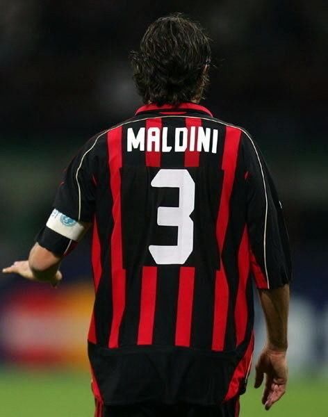 《致敬传奇》系列,用一生诠释红黑精神的米兰丰碑马尔蒂尼