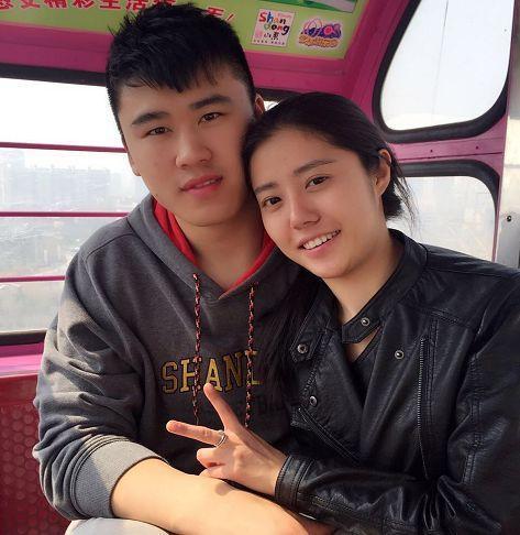 "大比拼,莫嫂这气质一点也不输小丁女友|山东男篮|睢冉|吴轲_新浪新闻