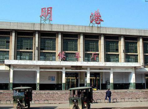 明港站(minggang railway station)为京广铁路上的三等站,车站坐落