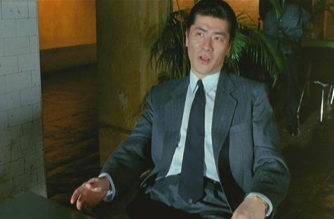 他出演《赌神》走红,一句台词如今突然爆红,豪车出行