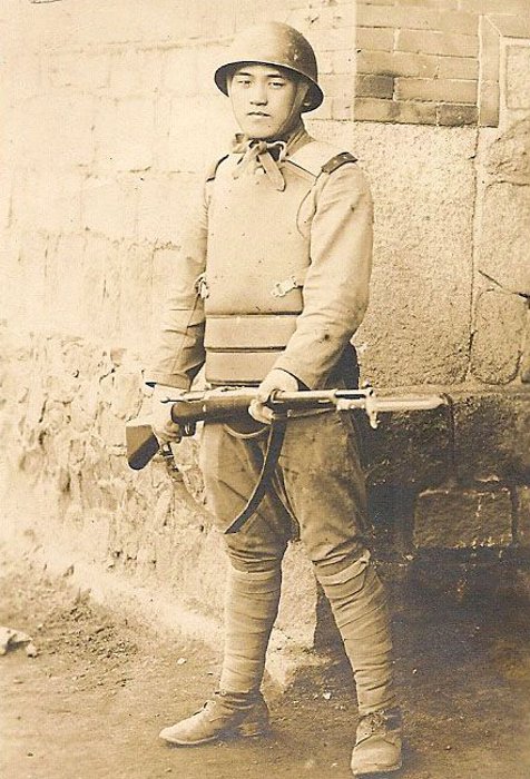 端着三八大盖的年轻恶魔你没见过的日军单兵照