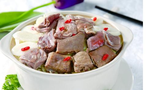 羊肉跟什么相克不能一起吃_羊肉和什么食物相克