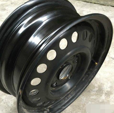 厉害了!为什么美国警车都是铁轮毂?