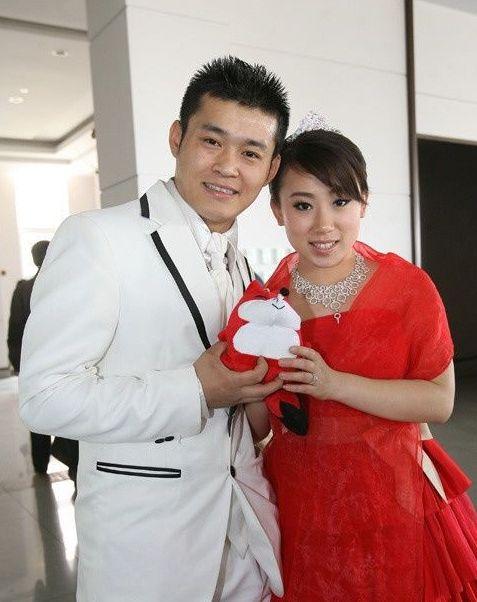 丫蛋直播间不小心曝光了她的新男友,看起来不像娱乐圈的