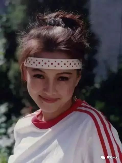 没错,今天要说的主人公就是多年前的巨星杨璐,甘十九妹的扮演者.