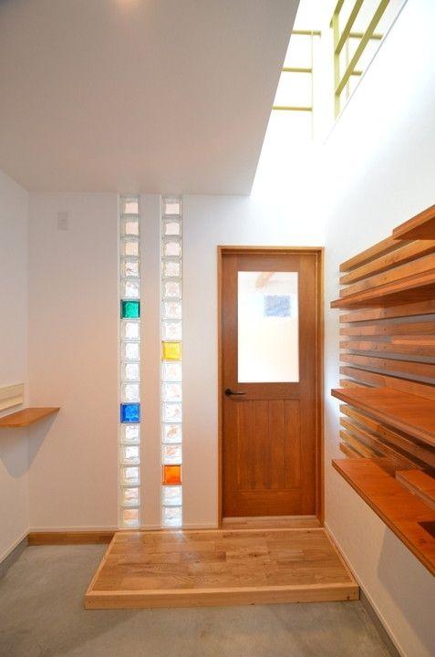 家里采光差?墙壁掏洞装玻璃,比阳光房亮堂!真正的"坐井观天"