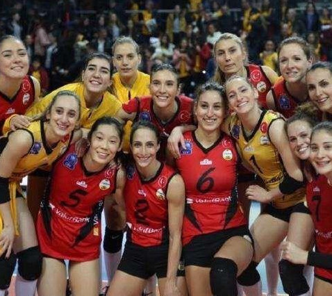 最强矛与盾对决!朱婷力压世界第一接应博斯,助