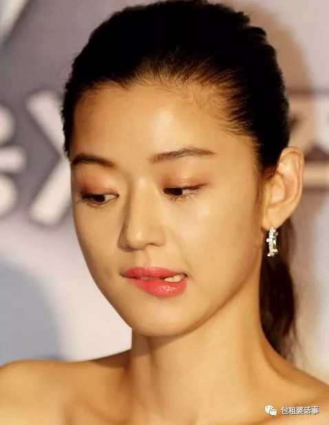 全智贤这张脸,你以为素颜 高糊就能挡住她的美嘛?