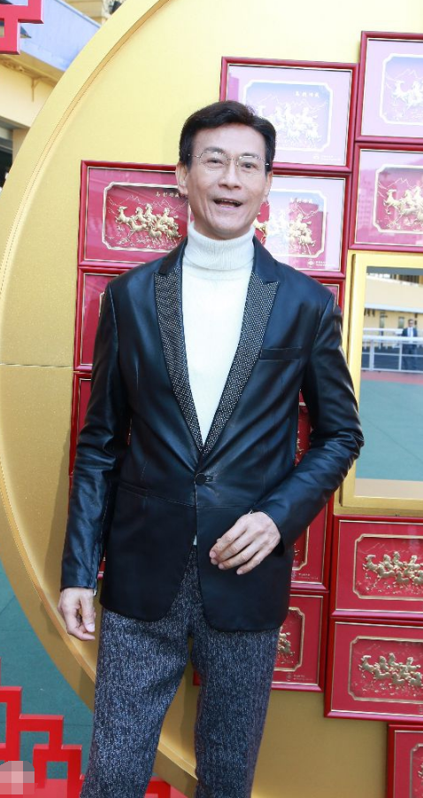 当70岁汪明荃遇上70岁郑少秋,网友:一个老年阿婆,一个中年大叔