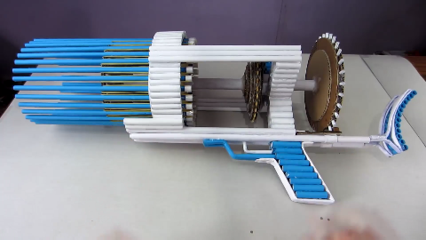 如何制作一支能射出32发子弹的纸枪(自动机枪)