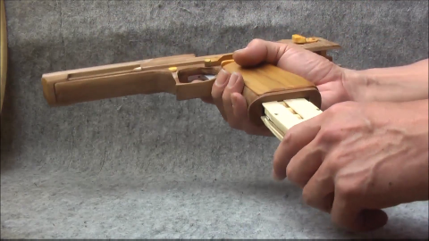 反吹橡皮筋枪4.2沙漠之鹰