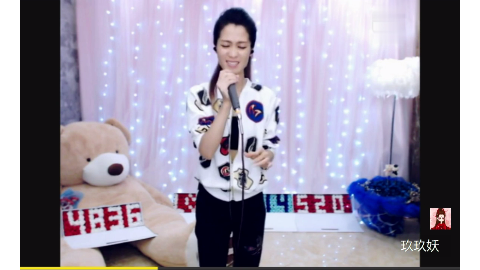 你一定听过这首歌的国语版《梦醒时分》,美女