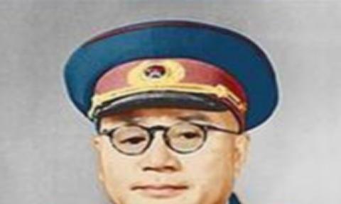 刘伯承“晨练”偶遇捡粪老人, 却因此顺利脱险, 捡回一命|刘伯承|解放战争|大别山_新浪新闻