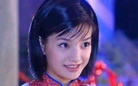 身形灵活不沾尘，轻移细步快如风十二生肖是什么动物？