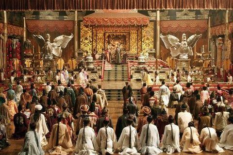 元朝朝会剧照 元朝休假制度很不一样,一年只有十几天的休息时间.