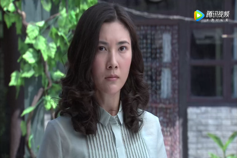 《正阳门下》苏萌生气后好霸气,拿石头砸坏程建军家的玻璃