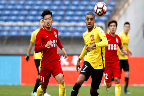 何超韦世豪身价谁将破亿?恒大之后中超转会.