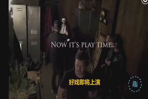 电影院做了个恐怖片级的恶作剧，简直吓死人！最后一位小哥亮了！|吓死|电影院|恶作剧|恐怖片_新浪新闻