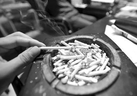 这3个时间段，是抽烟的“大忌”，烟瘾再大也要控制，尽量避免！|吸烟|烟瘾|大忌_新浪新闻