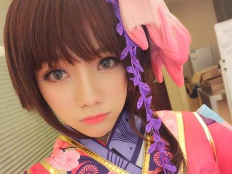 可爱的cosplay玩家《夭妖saki》要成熟感风格也不是问题