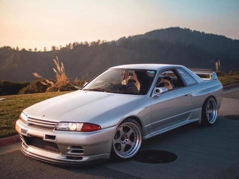 Nissan Skyline Gt R Bnr32 时代的落幕 32r最后之荣光