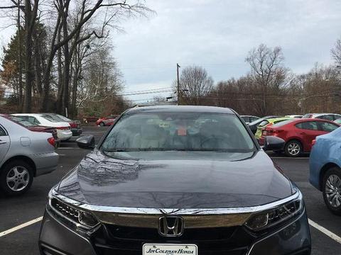 2018款十代本田雅阁乞丐版提车:造型帅,用料良