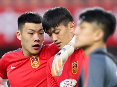 颜骏凌快问快答:埃尔克森是开心果,曾诚比我更受欢迎!