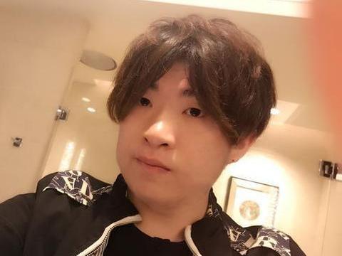 某珠直播新晋主播扁桃居然直播正大光明测g? 与蛇哥是一丘之貉?