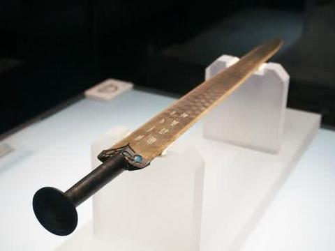 我国现存最逆天的5把神剑,一把非地球之物,一把禁止出境_新浪新闻