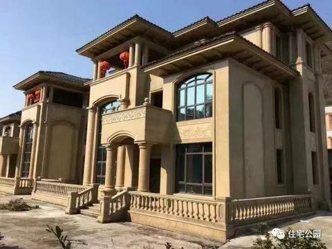 实拍20套农村别墅,同样的罗马柱你家却丑出新高度?问题就出在这