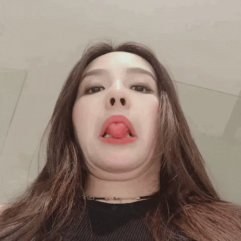 lol女解说rita丑照吓坏众人! 网友: 心态崩了!