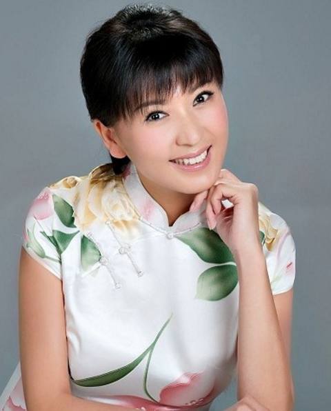 她是《刘老根》里的山杏!现实里的她是正师级待遇,十佳魅力女人