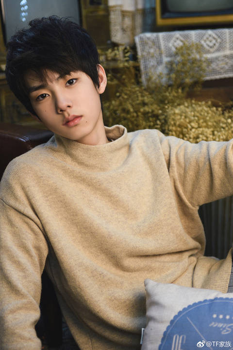 tfboys师弟tf家族练习生曝圣诞大片 下一个流量男团即将诞生?